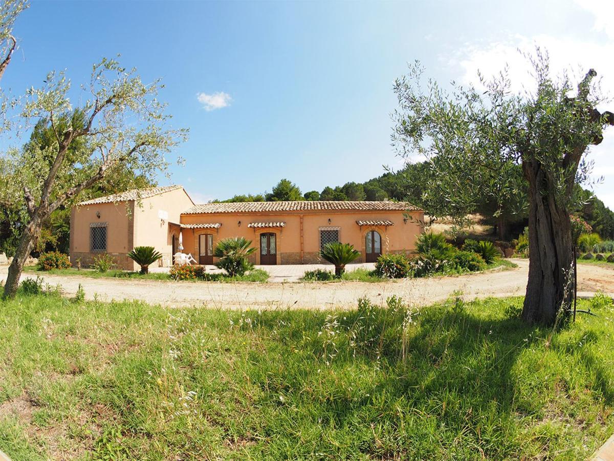 Agriturismo Il Drago Mirabella Imbaccari المظهر الخارجي الصورة