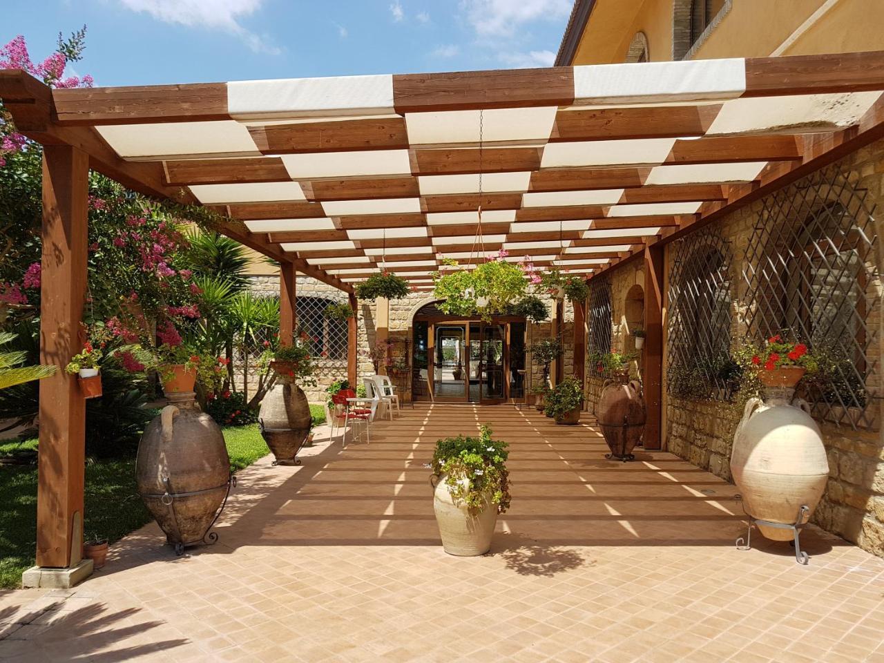 Agriturismo Il Drago Mirabella Imbaccari المظهر الخارجي الصورة